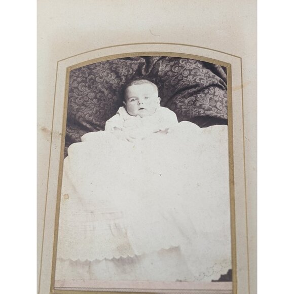 Victorian Photo Album: Antique Collectible with Canadian Photographs - Picture 7 of 10